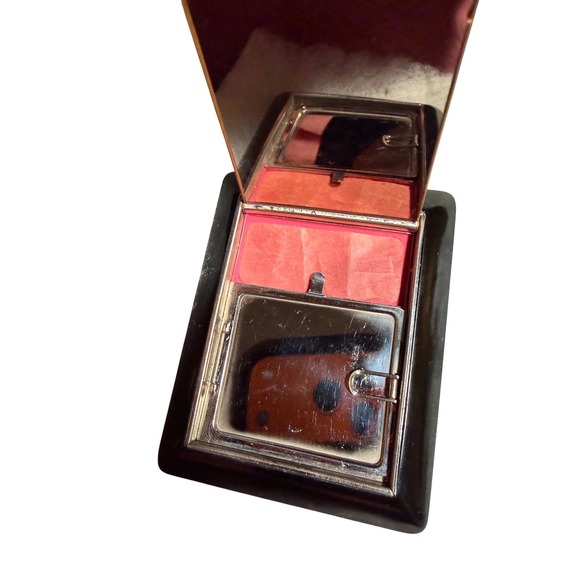 Vintage Black and Gold Makeup Compact with Mirror and Powder Puff Pocket Mirror - Picture 3 of 4